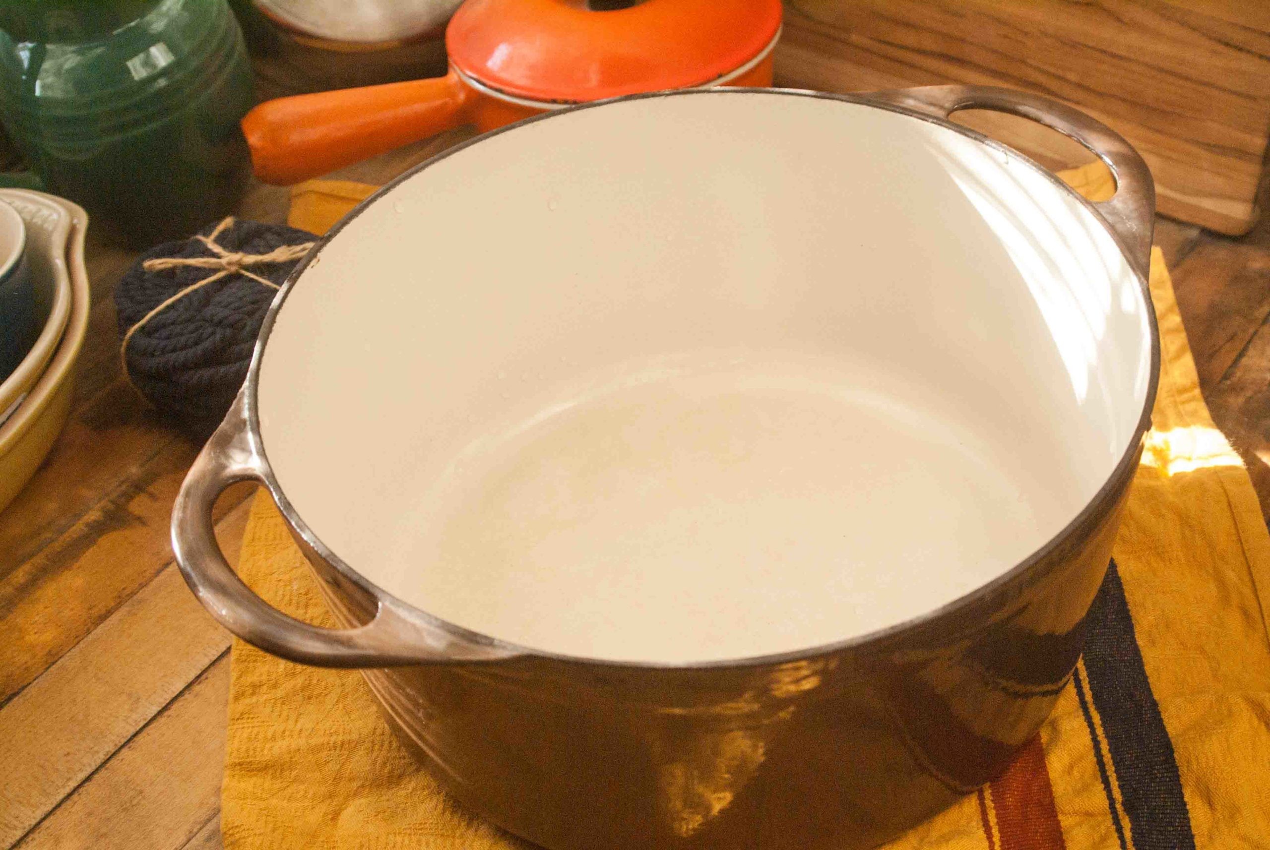 Cousances Dutch Oven Cream Interior