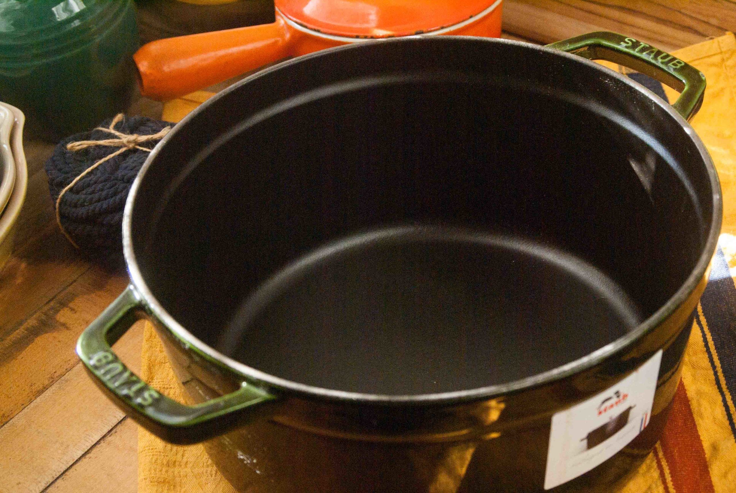 Staub Black Interior