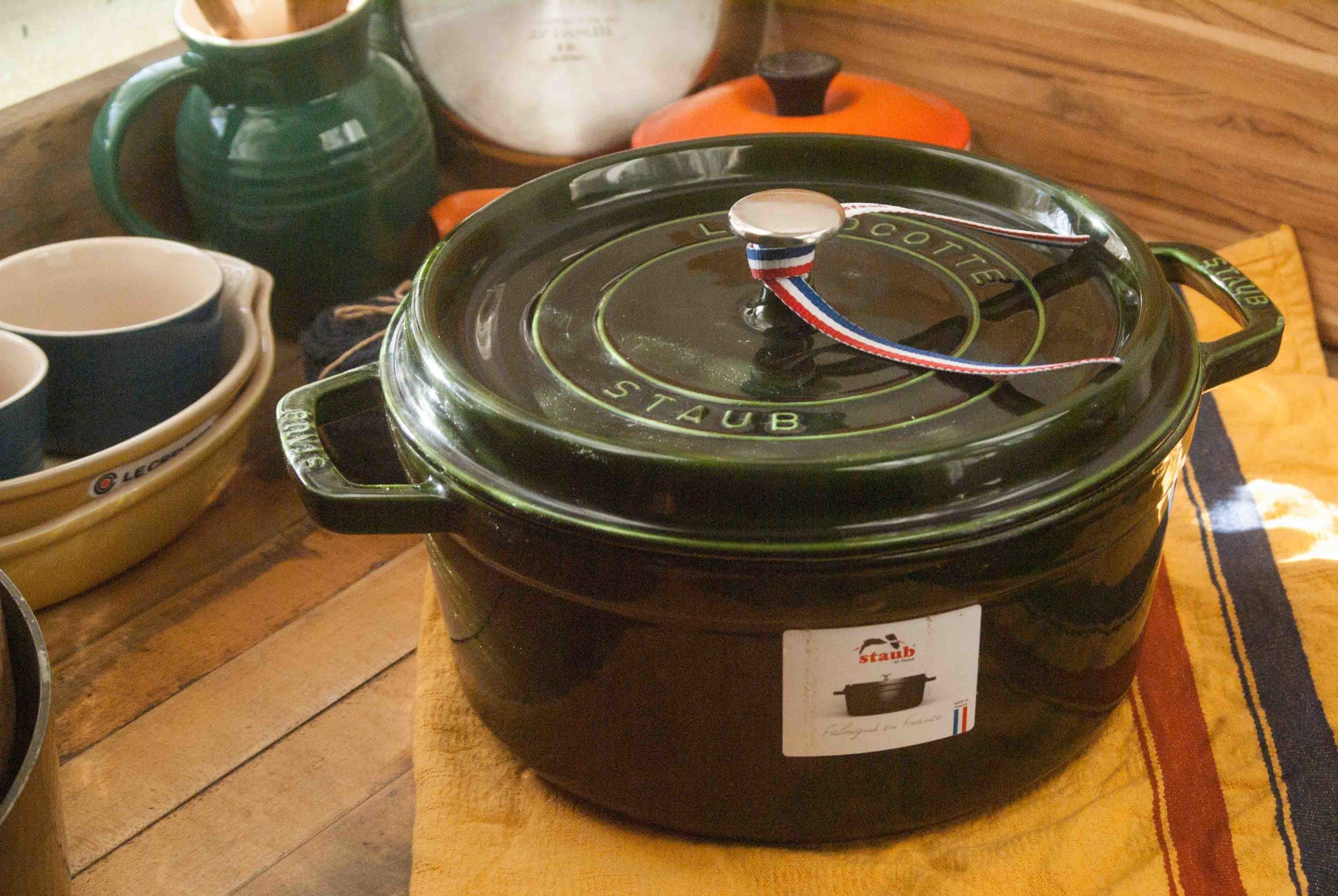 orkest Algemeen Misbruik Staub vs Le Creuset Dutch Oven and Lodge - Who is the Best?
